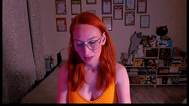 red rocco online show from March 15, 2025, 4:43 pm
