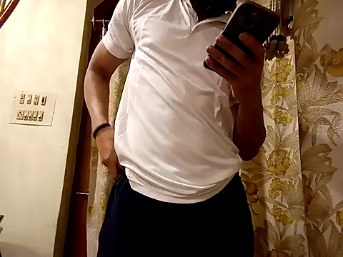 hot hunk boy online show from February 2, 2025, 5:59 pm