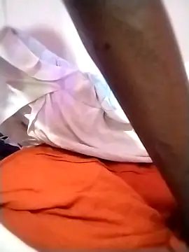 Snapshot of hungrydog18 chatting on October 16, 2025, 7:42 am hungrydog18 online show from October 16, 2025, 7:42 am