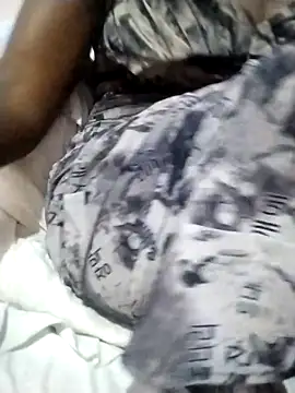 Snapshot of hungrydog18 chatting on October 20, 2025, 8:26 am hungrydog18 online show from October 20, 2025, 8:26 am