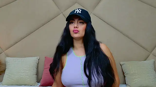 ChloeFrost online show from September 28, 2025, 5:13 am