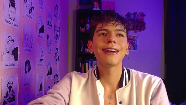 Snapshot of Mickey_Magic chatting on January 17, 2025, 1:36 am Mickey Magic online show from January 17, 2025, 1:36 am