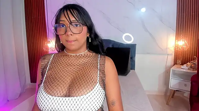 Snapshot of isabella_zc chatting on November 4, 2025, 9:03 pm isabella zc online show from November 4, 2025, 9:03 pm