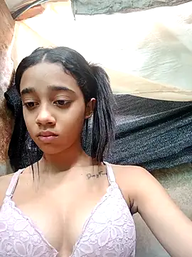 Zoe Sweett18 online show from February 3, 2025, 1:19 pm