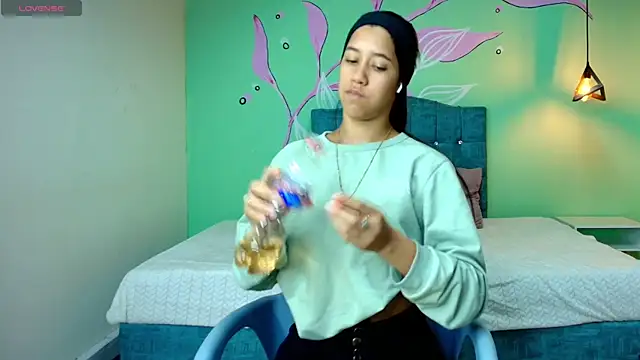 Connie Bell online show from October 20, 2025, 7:58 pm