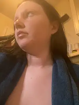 VenusandIppy online show from October 29, 2025, 7:59 pm