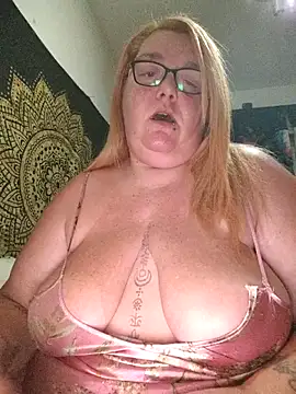 diosacurvy1984 online show from October 18, 2025, 9:15 pm