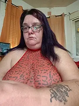 diosacurvy1984 online show from February 25, 2026, 10:03 am