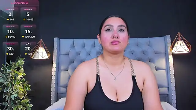 Snapshot of AlexaMora_ chatting on September 13, 2025, 11:32 am AlexaMora online show from September 13, 2025, 11:32 am
