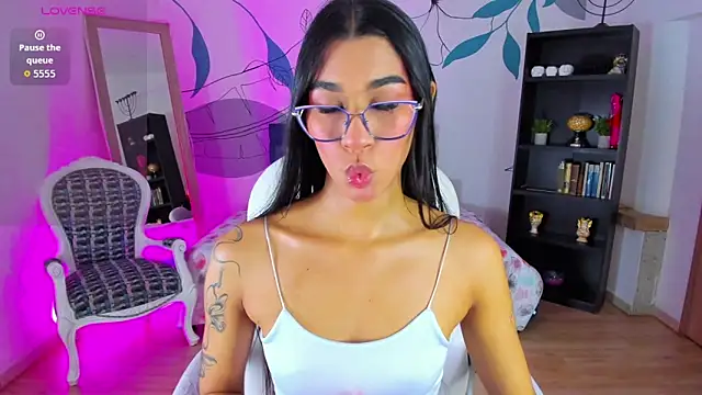Snapshot of Dana_Paula chatting on March 4, 2026, 11:38 am Dana Paula online show from March 4, 2026, 11:38 am