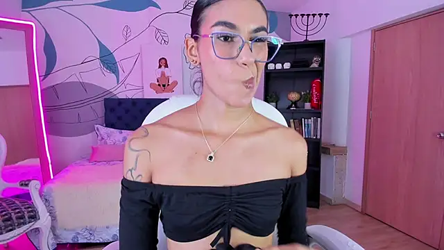 Snapshot of Dana_Paula chatting on March 27, 2026, 1:44 pm Dana Paula online show from March 27, 2026, 1:44 pm