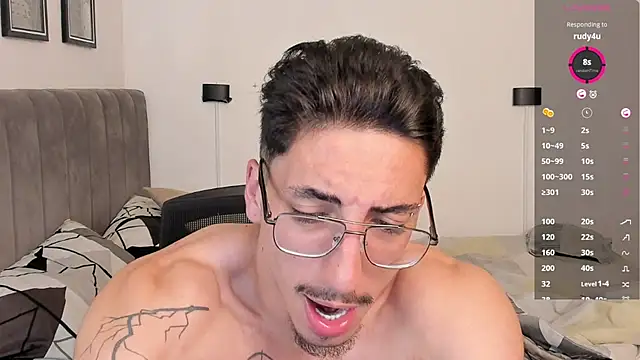 Snapshot of dylanspencer28 chatting on January 30, 2025, 2:38 am dylanspencer28 online show from January 30, 2025, 2:38 am