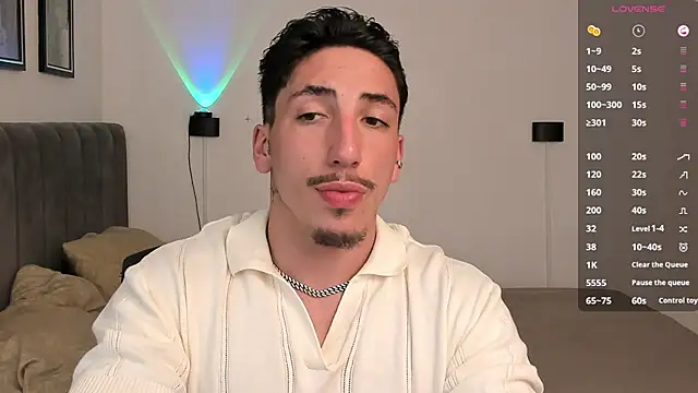 Snapshot of dylanspencer28 chatting on February 20, 2025, 10:37 pm dylanspencer28 online show from February 20, 2025, 10:37 pm