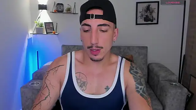 Snapshot of dylanspencer28 chatting on October 20, 2025, 11:27 pm dylanspencer28 online show from October 20, 2025, 11:27 pm