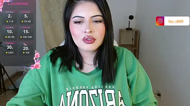 Snapshot of isabella1616 chatting on September 28, 2025, 4:07 am isabella1616 online show from September 28, 2025, 4:07 am