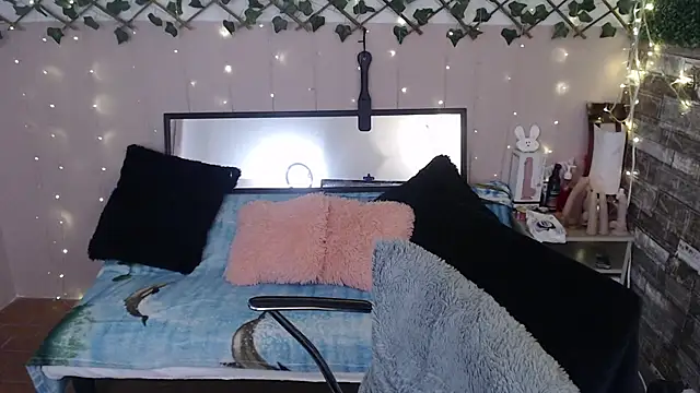 cute bunny95 online show from March 20, 2025, 5:58 pm