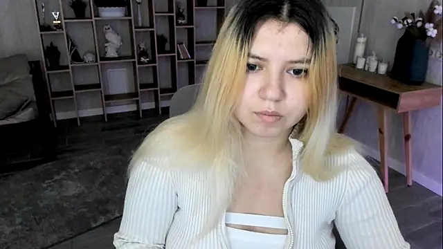 DiaAngell online show from November 6, 2025, 7:26 pm