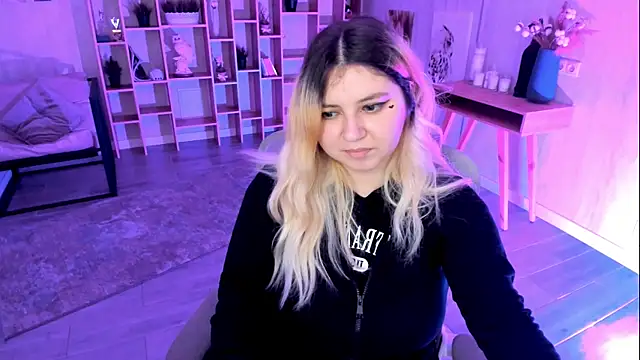 DiaAngell online show from November 9, 2025, 7:50 am