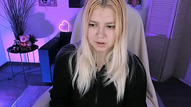 DiaAngell online show from November 28, 2025, 7:49 pm