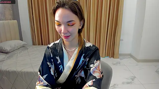 SusannJohnson online show from November 10, 2025, 12:20 am