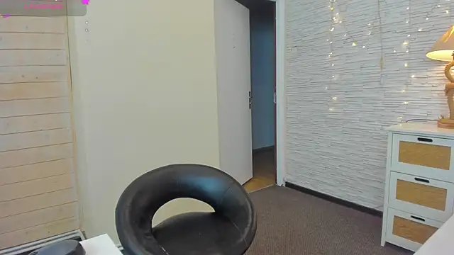 Misty  Fox online show from January 25, 2025, 2:58 am