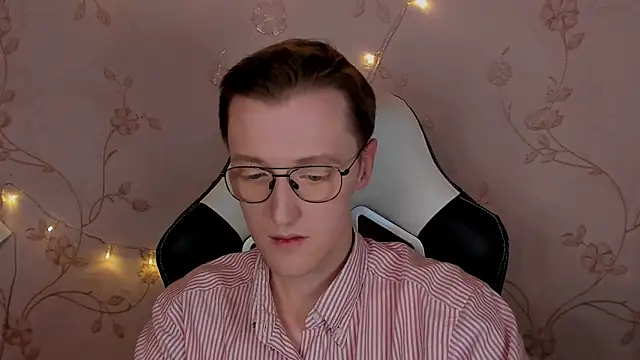 BlondiePrins online show from January 17, 2025, 4:26 pm