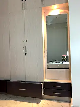 madell online show from November 7, 2025, 6:24 am