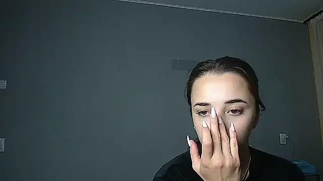 Eva Gloryy online show from September 22, 2025, 2:41 pm