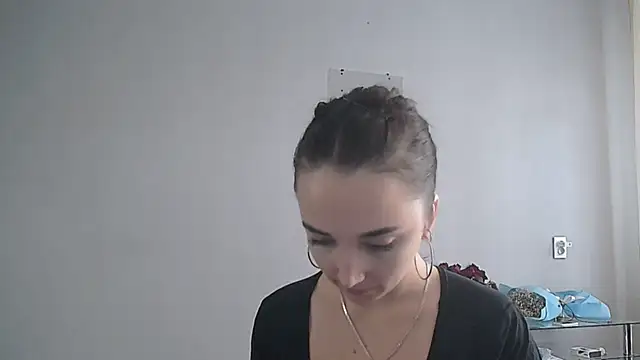 Eva Gloryy online show from October 23, 2025, 12:59 pm