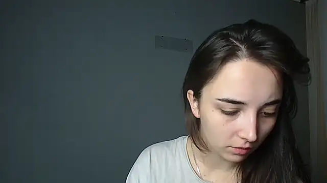 Eva Gloryy online show from November 10, 2025, 1:32 pm