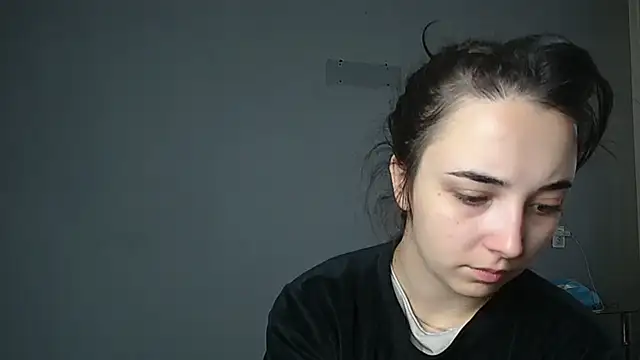 Eva Gloryy online show from November 12, 2025, 8:37 am