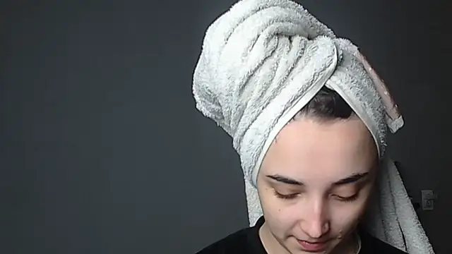 Eva Gloryy online show from January 11, 2026, 6:46 pm