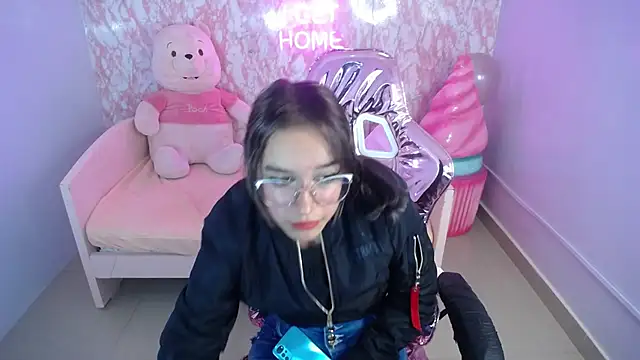 Snapshot of kassandra_ch_ chatting on January 30, 2025, 4:24 pm kassandra ch online show from January 30, 2025, 4:24 pm