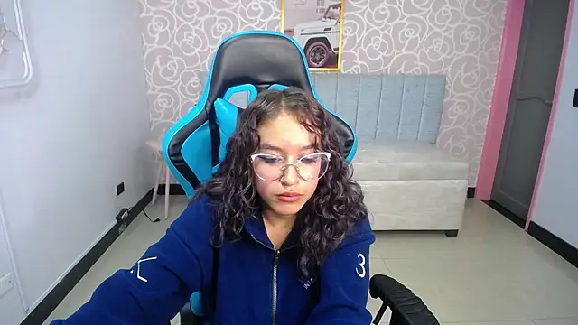 Snapshot of kassandra_ch_ chatting on February 14, 2025, 11:31 am kassandra ch online show from February 14, 2025, 11:31 am