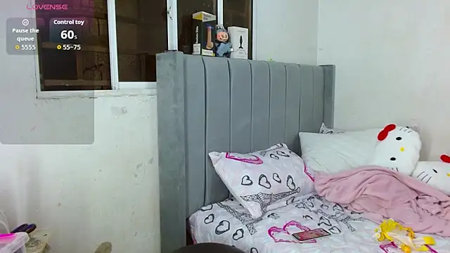 yourdollvaleri online show from October 20, 2025, 4:24 am