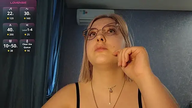 HotBrandyX online show from March 21, 2026, 12:21 pm