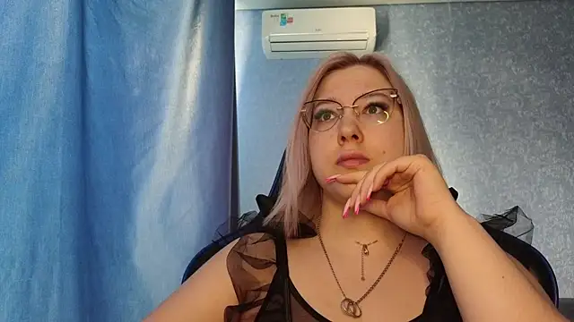 HotBrandyX online show from April 26, 2026, 1:47 am