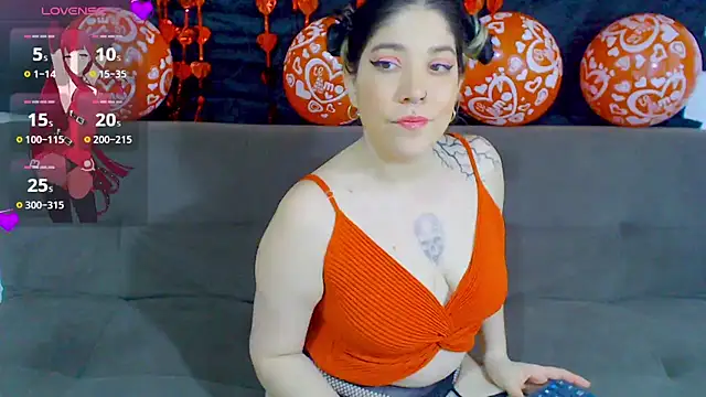 Snapshot of sharonnleon chatting on February 16, 2026, 9:44 pm sharonnleon online show from February 16, 2026, 9:44 pm