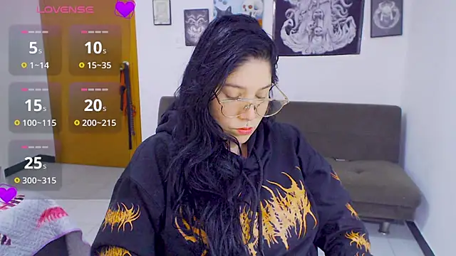 Snapshot of sharonnleon chatting on February 24, 2026, 8:51 pm sharonnleon online show from February 24, 2026, 8:51 pm