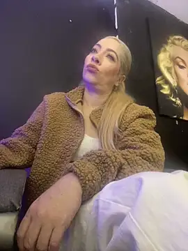 viktoria davis  online show from October 11, 2025, 10:52 pm