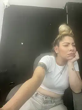 Snapshot of viktoria_davis_ chatting on April 22, 2026, 10:55 pm viktoria davis online show from April 22, 2026, 10:55 pm