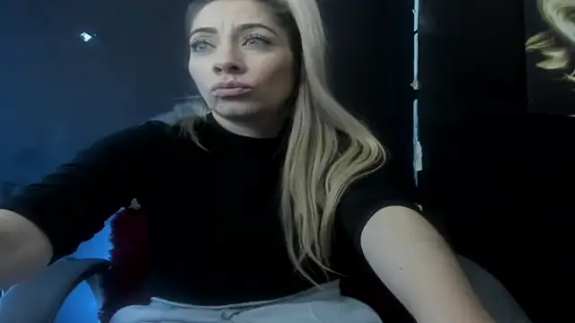 Snapshot of viktoria_davis_ chatting on April 29, 2026, 2:15 am viktoria davis online show from April 29, 2026, 2:15 am