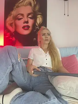 Snapshot of viktoria_davis_ chatting on May 31, 2026, 12:19 am viktoria davis online show from May 31, 2026, 12:19 am