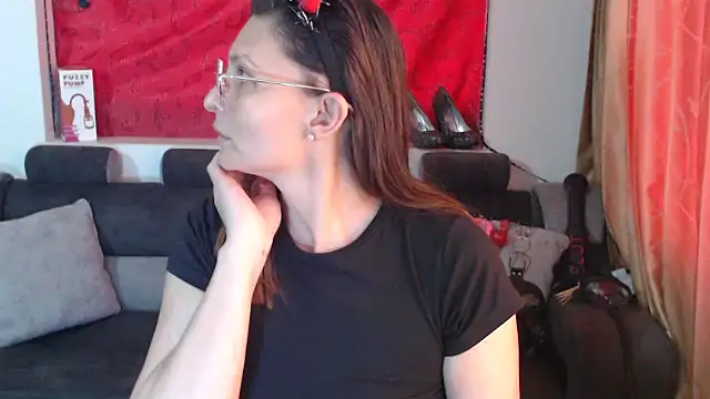 sachaclinford online show from October 15, 2025, 6:08 pm