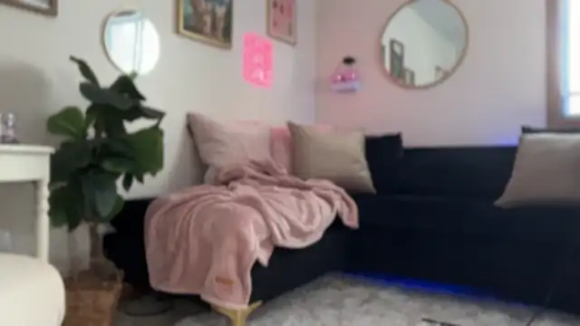 Officiallyonlytams online show from January 17, 2026, 8:12 pm