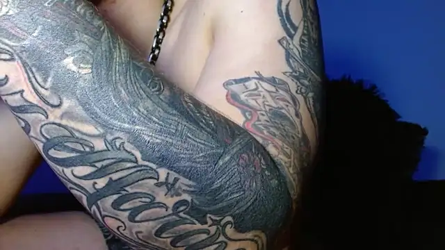 Lliam 2 online show from September 21, 2025, 4:58 am