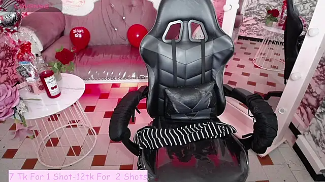 Snapshot of Skye_Little_v chatting on February 14, 2025, 10:49 am Skye Little v online show from February 14, 2025, 10:49 am