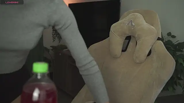 Snapshot of DakotaaJohnnson chatting on October 20, 2025, 11:54 am DakotaaJohnnson online show from October 20, 2025, 11:54 am