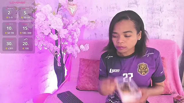 Gletty noa online show from October 7, 2025, 7:33 pm