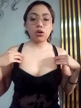 Snapshot of criscrispdv chatting on February 27, 2026, 11:27 pm criscrispdv online show from February 27, 2026, 11:27 pm